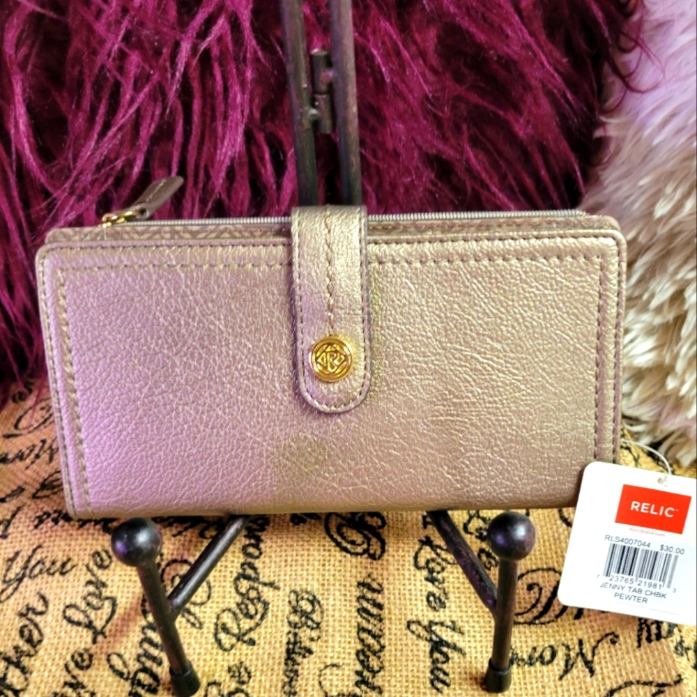 Vintage Relic Jenny Tab chbk wallet pewter gold tone hardware